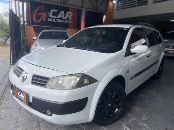RENAULT MEGANE 1.6 DYNAMIQUE GRAND TOUR 16V FLEX 4P MANUAL RENAULT MEGANE 1.6 DYNAMIQUE GRAND TOUR 16V FLEX 4P MANUAL